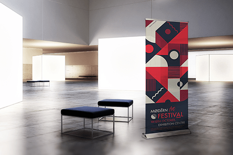 Premium frontier retractable banner stand